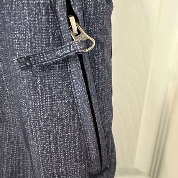 Boys ski bibs weatherproof 32° brand size 7/8 &
10/12 smoke-free home good cond - Picture 3 of 15